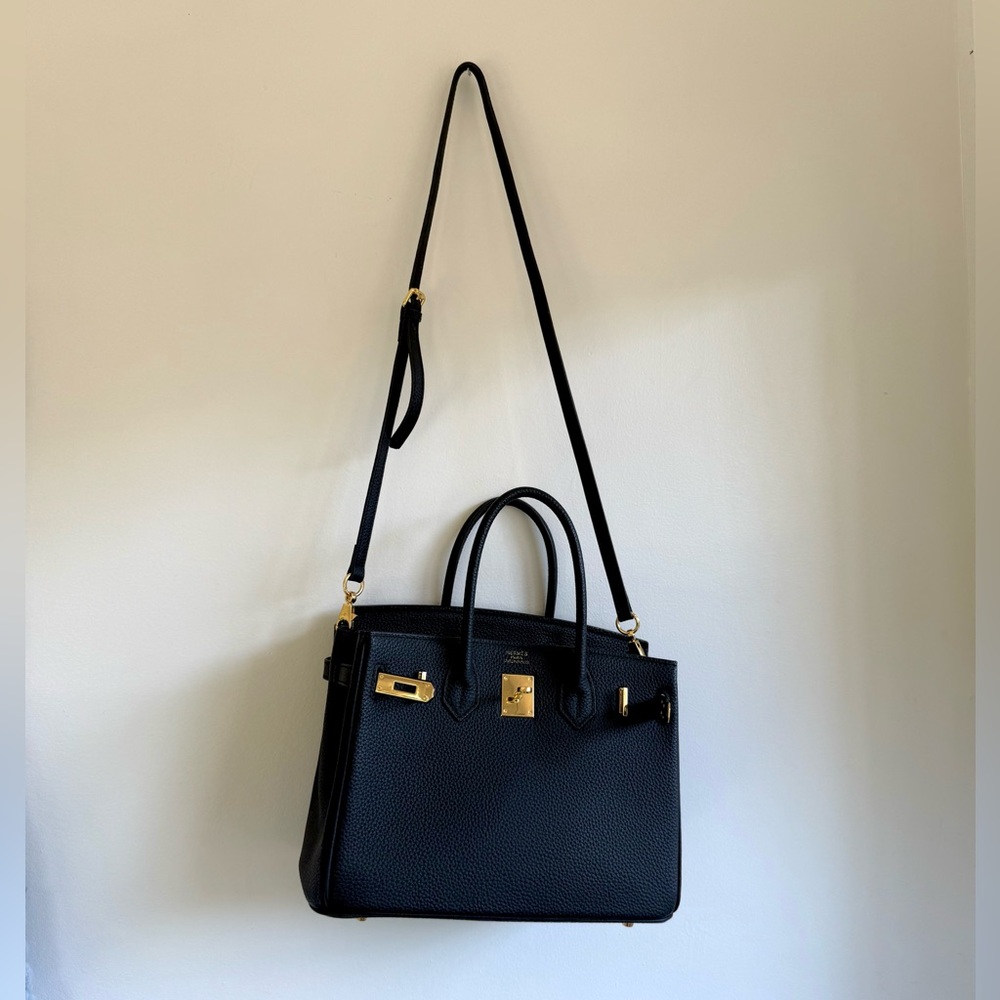 Elegant Black Structured Leather Handbag Crossbody